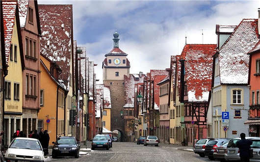 近些年德國經濟發展速猛，原因是什么？