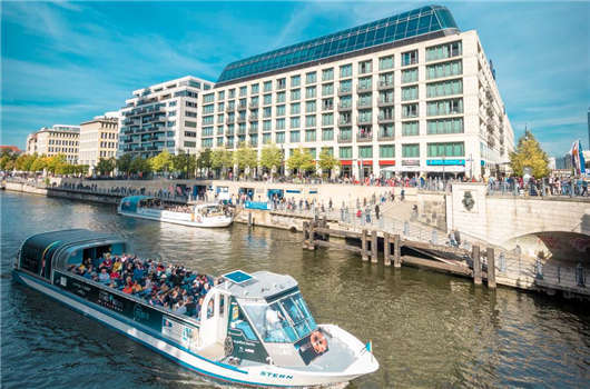 低姿態的移民門檻，未來方向的變更