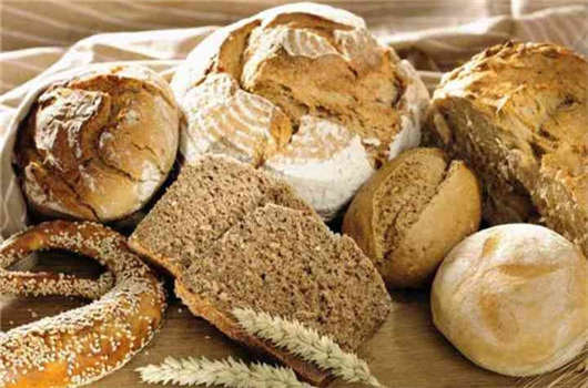 德國(guó)美食，不可替代的扭結(jié)面包