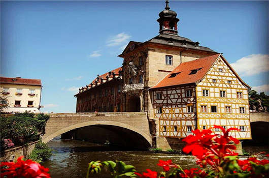 短暫的德國工作時間，為何經濟依舊增長速猛