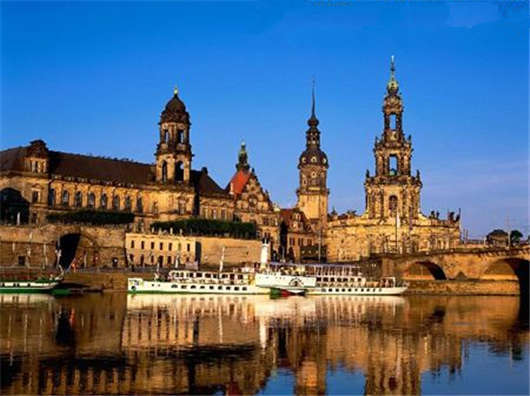 德國歐盟藍(lán)卡好申請嗎?申請條件、費用介紹 德國歐盟藍(lán)卡好申請嗎?申請條件、費用介紹