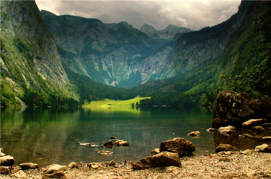 想去<a style='color:#268bd1;cursor:pointer;' href='/qzlx.html'>德國留學(xué)</a>,全面德國教育體制介紹 想去德國留學(xué),全面德國教育體制介紹